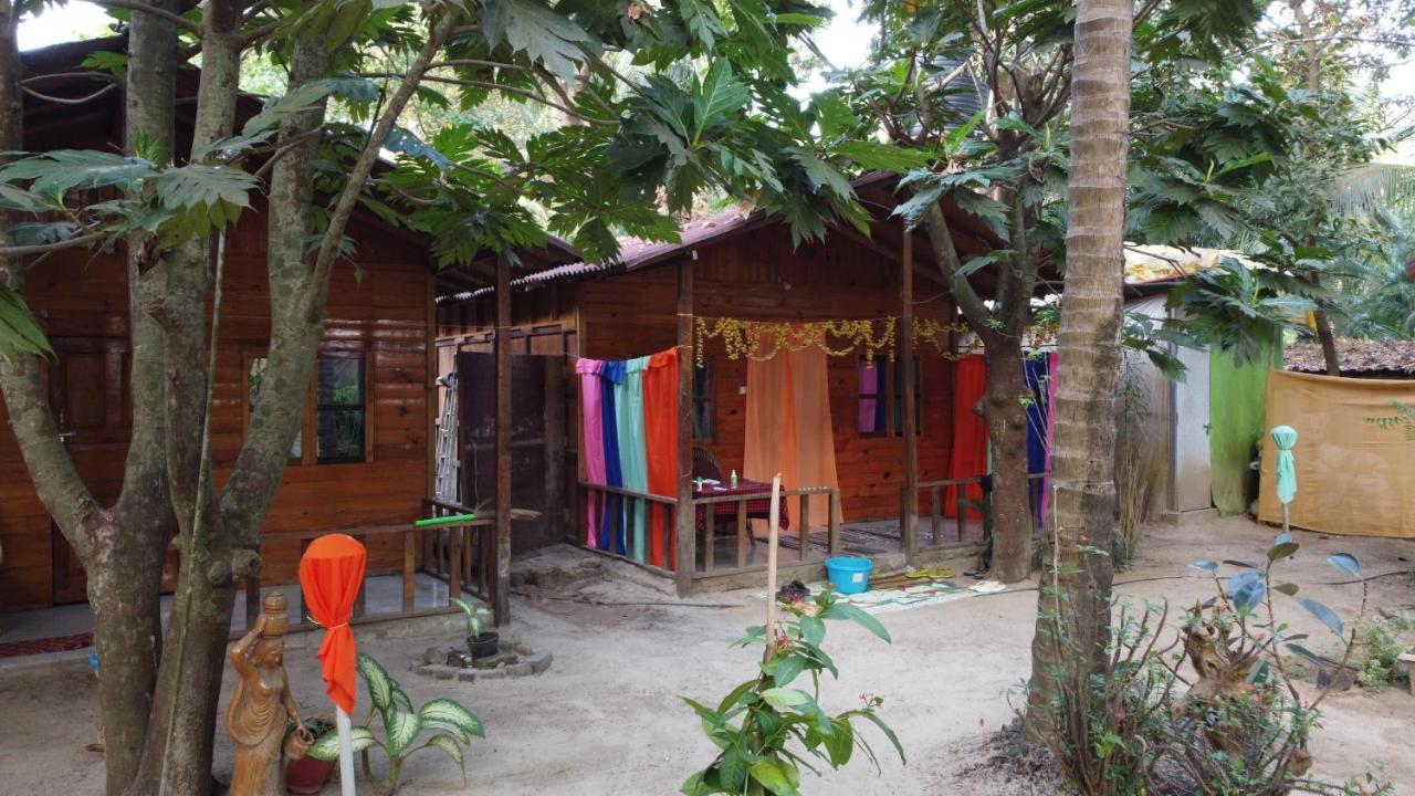 לינה וארוחת בוקר קאנאקונה Fernandes Bar And Restaurant מראה חיצוני תמונה